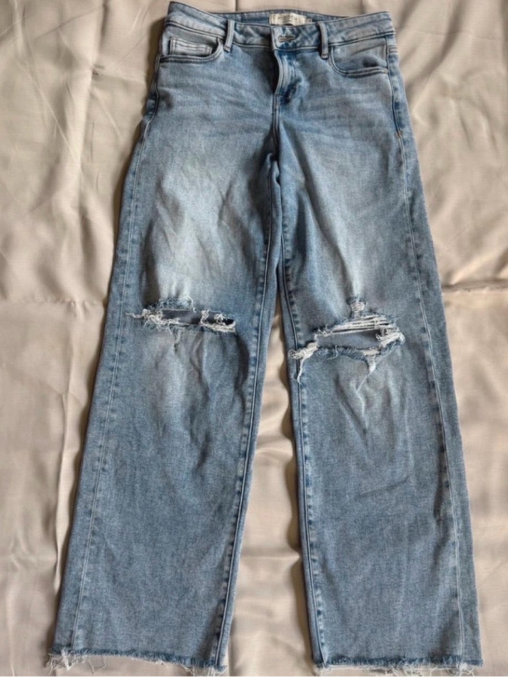 Light Wash Distressed Wide-Leg Women's Jeans